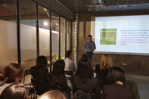 A presentation about KG Labs and the KG tech ecosystem is being given to a group of students from Columbia University.