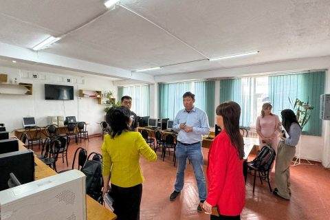 Presenting the analysis of the digital public infrastructure of the Ministry of Education and Sciences in Karakol. The focus groups grounded the assessment in real household use.